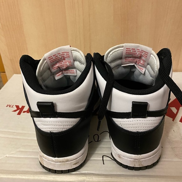 Nike “Wmns dunk high” in black and white - Picture 7 of 8